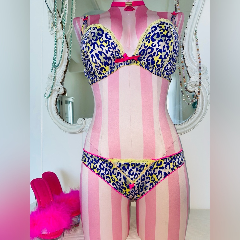 Victoria’s Secret Sexy Little Things Neon Cheetah Push-up Bra Panties Set
